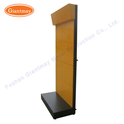 La herramienta eléctrica atormenta el estante del hierro que deja de lado soportes de exhibición del metal de Pegboard